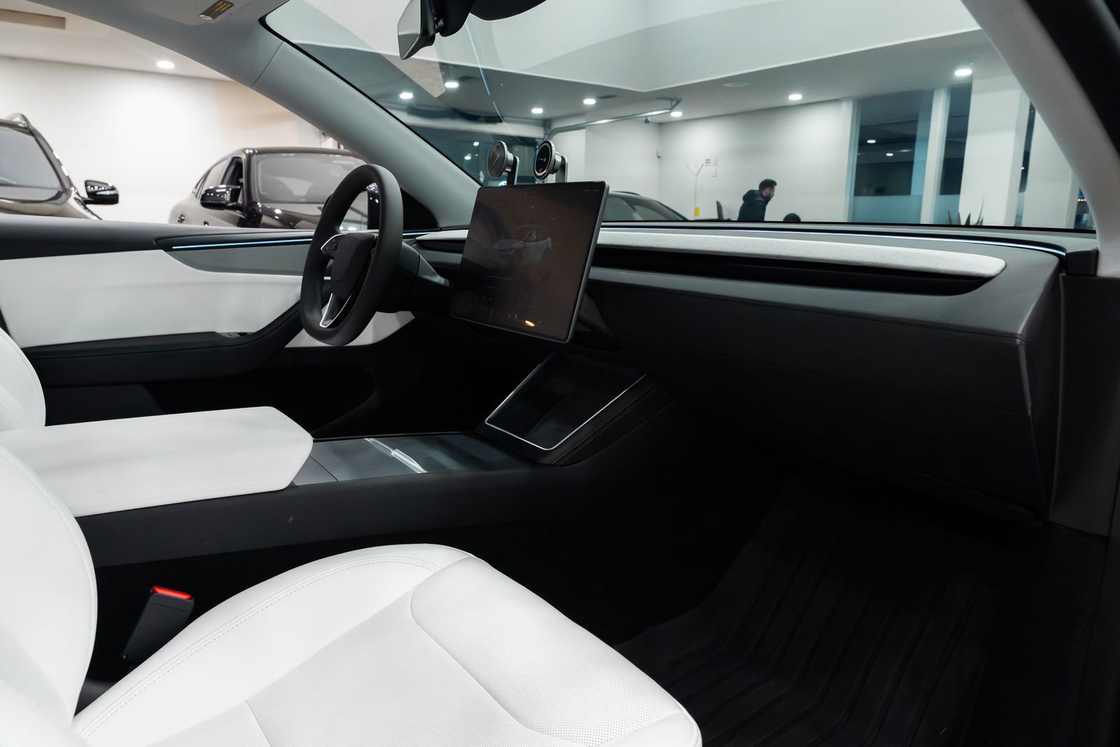 Used 2026 Tesla Model Y Long Range image 9