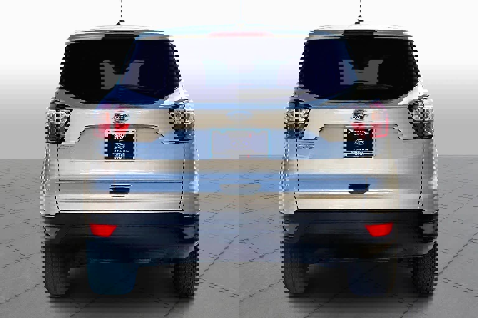 Used 2018 Ford Escape S image 5