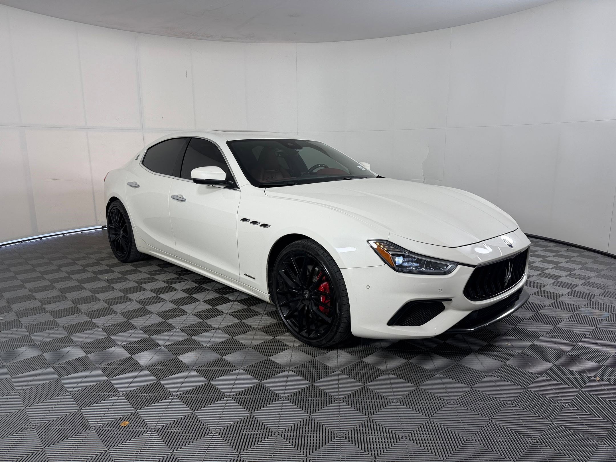 Used 2018 Maserati Ghibli S GranSport Q4 AWD/4WD image 7