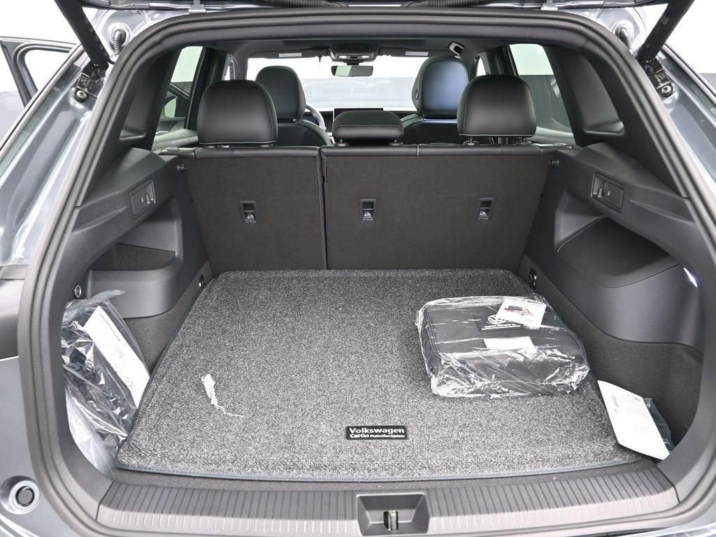 New 2026 Volkswagen Tiguan SE R-Line image 10