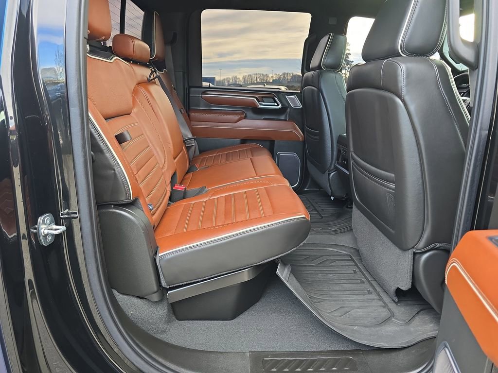 Used 2024 GMC Sierra 3500 Denali Ultimate image 33