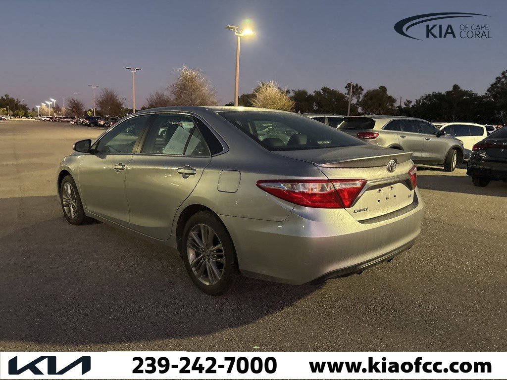 Used 2016 Toyota Camry LE image 4