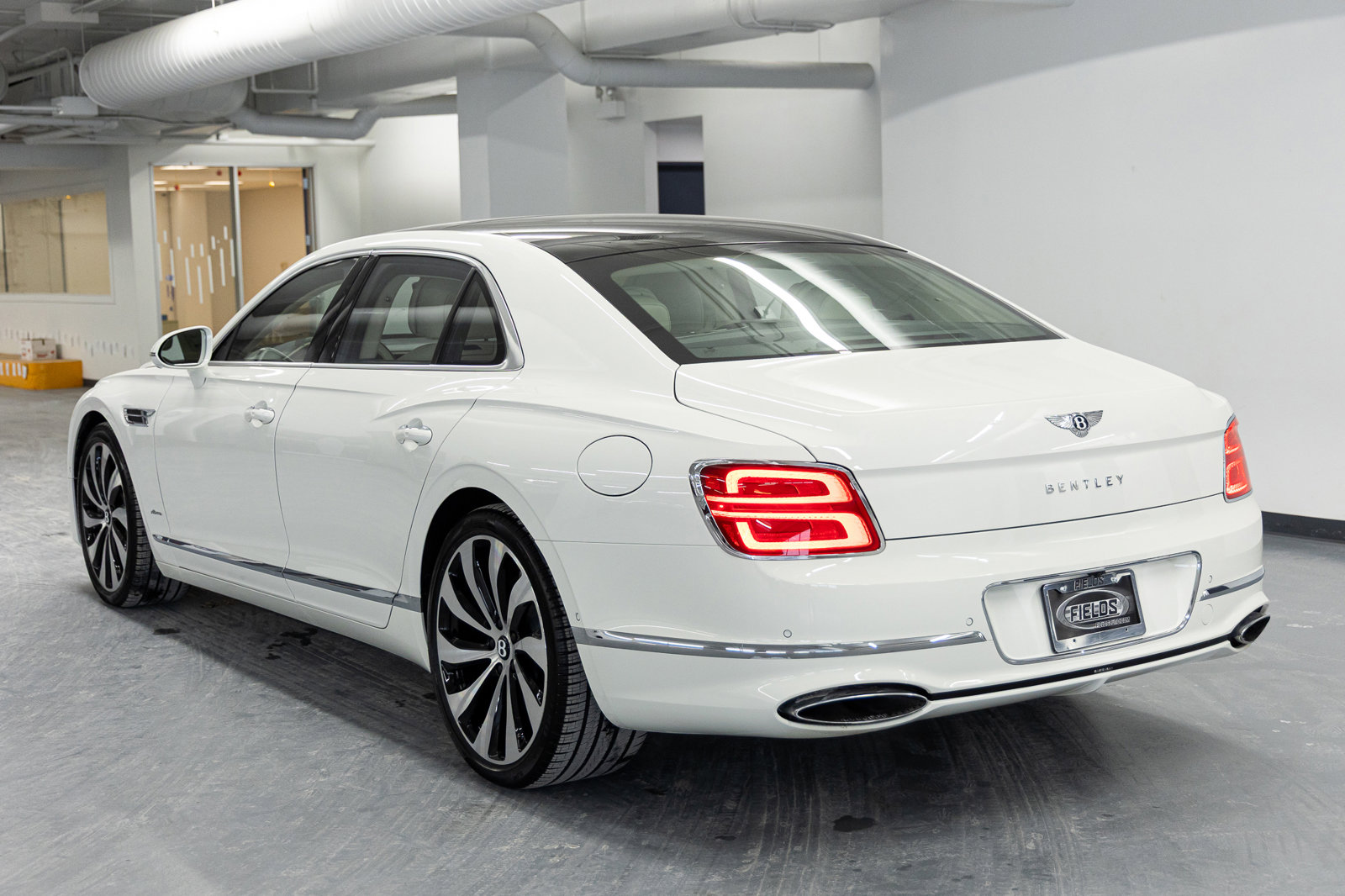 Certified 2026 Bentley Flying Spur Plug-In Hybrid image 3