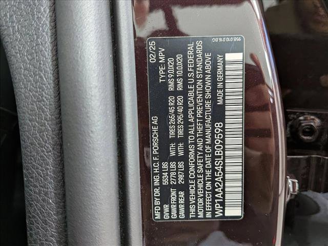 Certified 2025 Porsche Macan AWD/4WD image 29