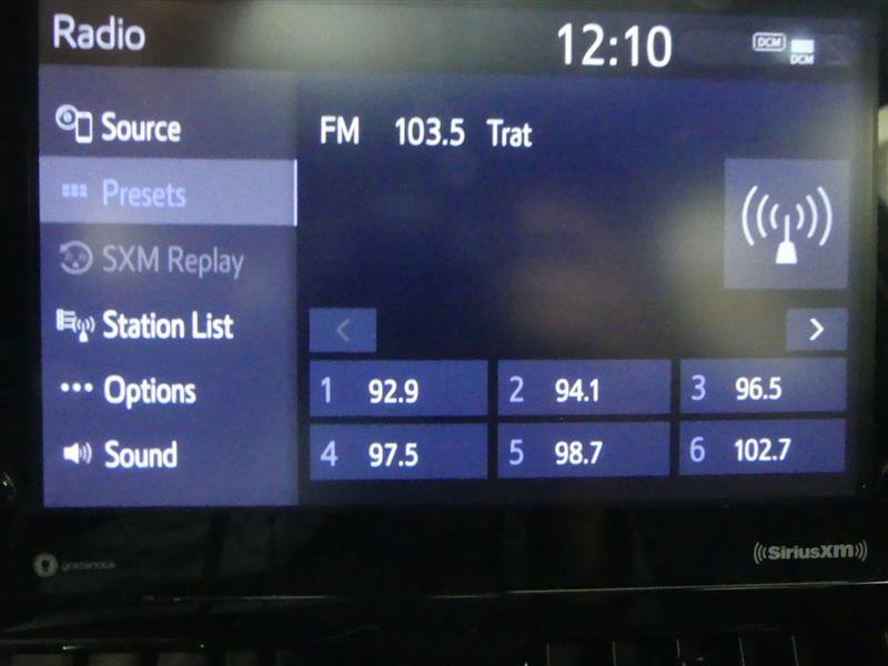 Used 2022 Toyota Corolla SE image 11