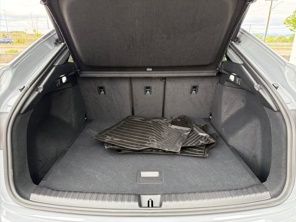 Used 2024 Audi Q4 e-tron Premium Plus w/ Premium Plus image 24