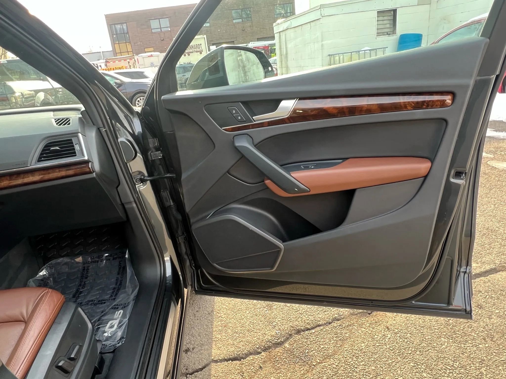 Used 2018 Audi Q5 2.0T Premium Plus w/ Premium Plus Package image 31