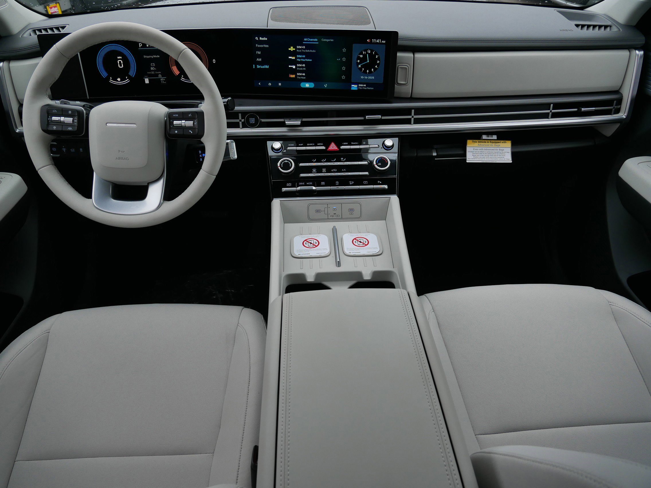 New 2026 Hyundai Santa Fe SE image 9