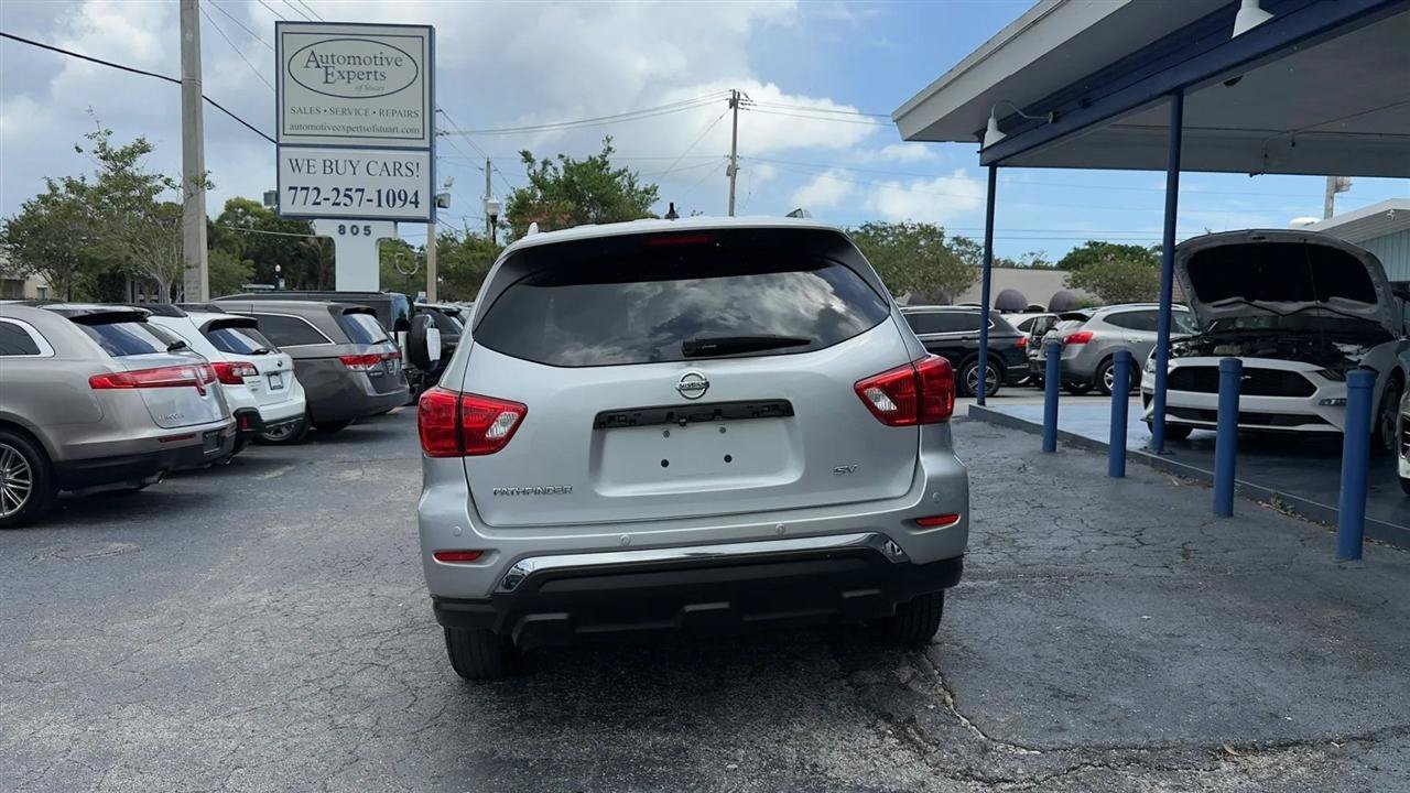 Used 2017 Nissan Pathfinder SV FWD image 4