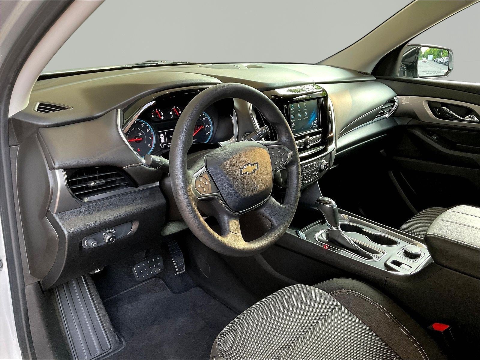 Used 2019 Chevrolet Traverse LS FWD image 16