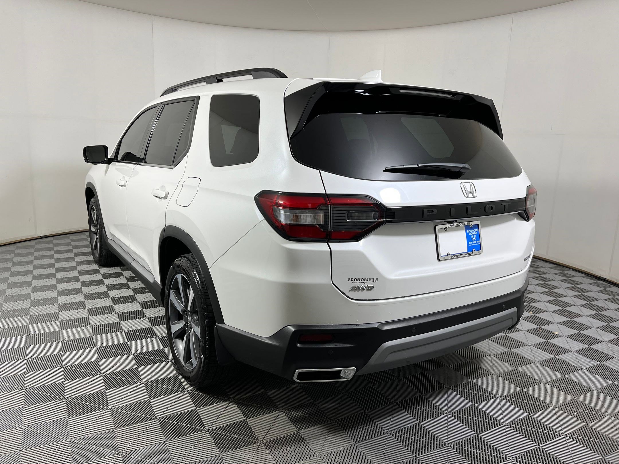 Certified 2025 Honda Pilot Elite image 19