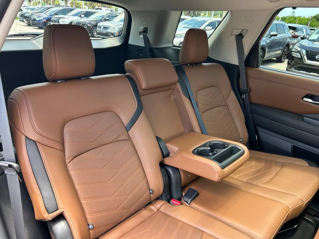 Certified 2025 Nissan Pathfinder Platinum w/ Cargo Package FWD image 52