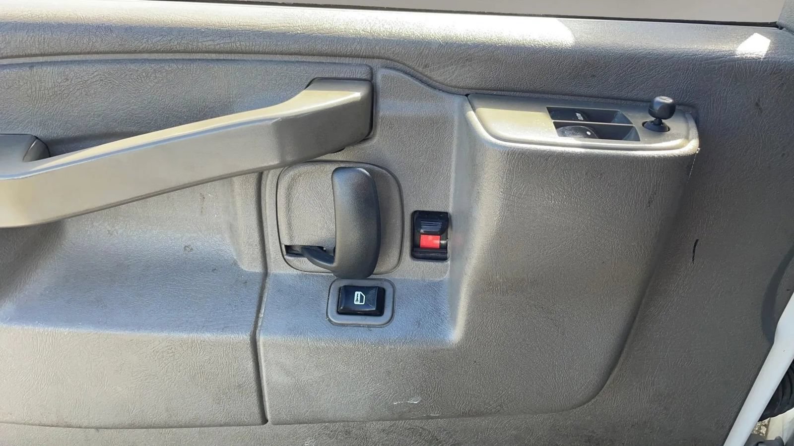 Used 2021 Chevrolet Express 2500 w/ Driver Convenience Package RWD image 20