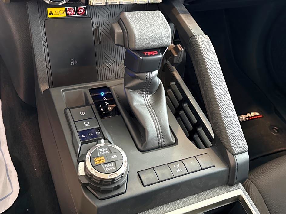 Used 2025 Toyota Tacoma TRD Off-Road image 13