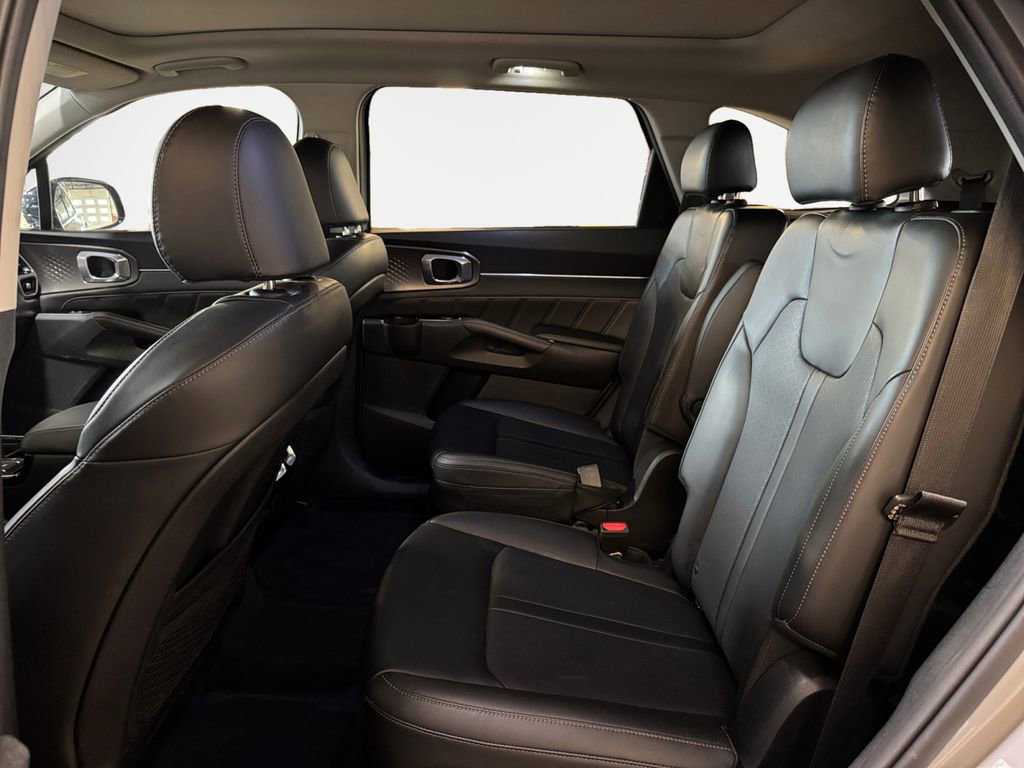 Certified 2023 Kia Sorento SX AWD/4WD image 24