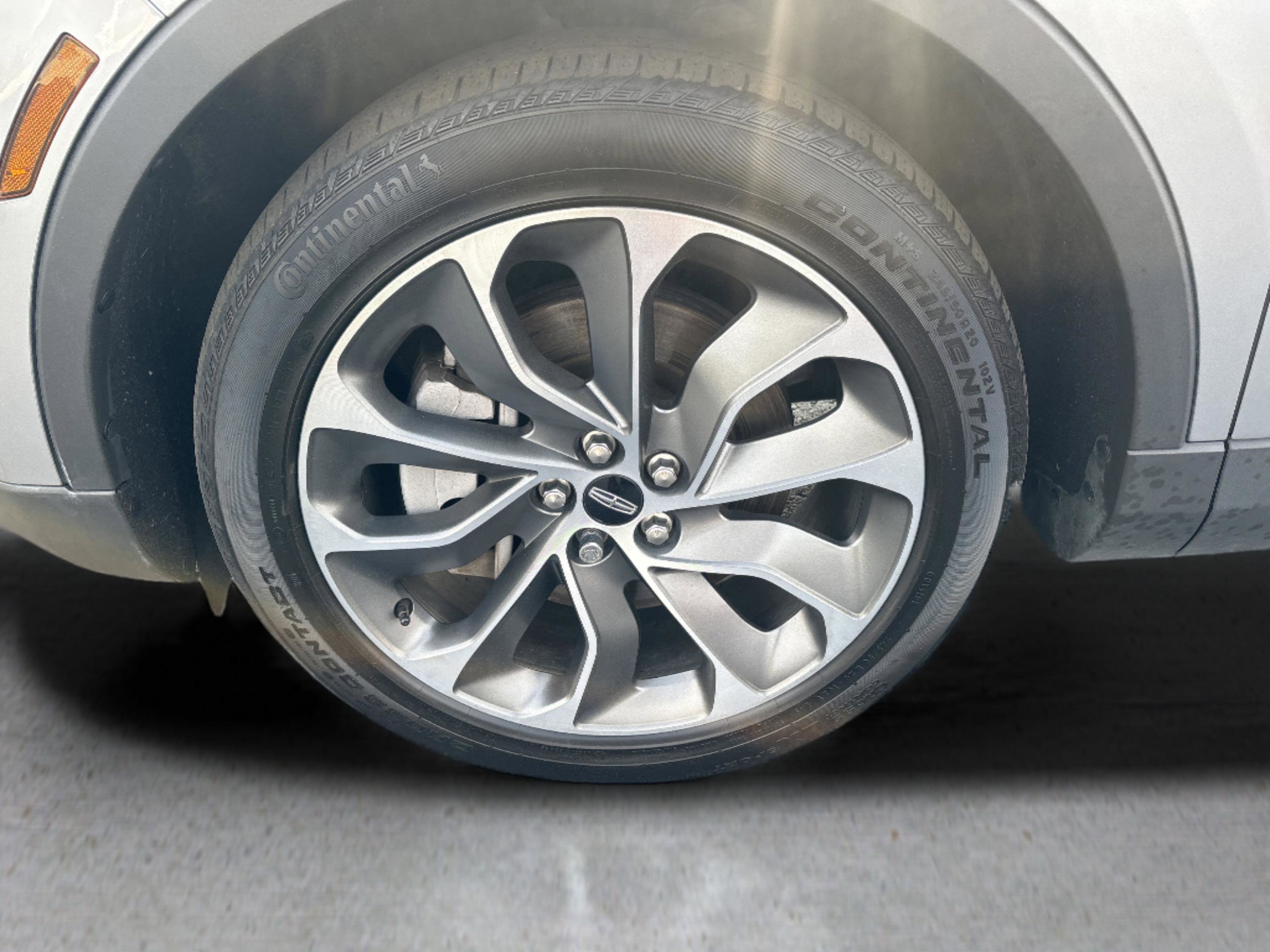 Used 2023 Lincoln Nautilus Reserve image 32