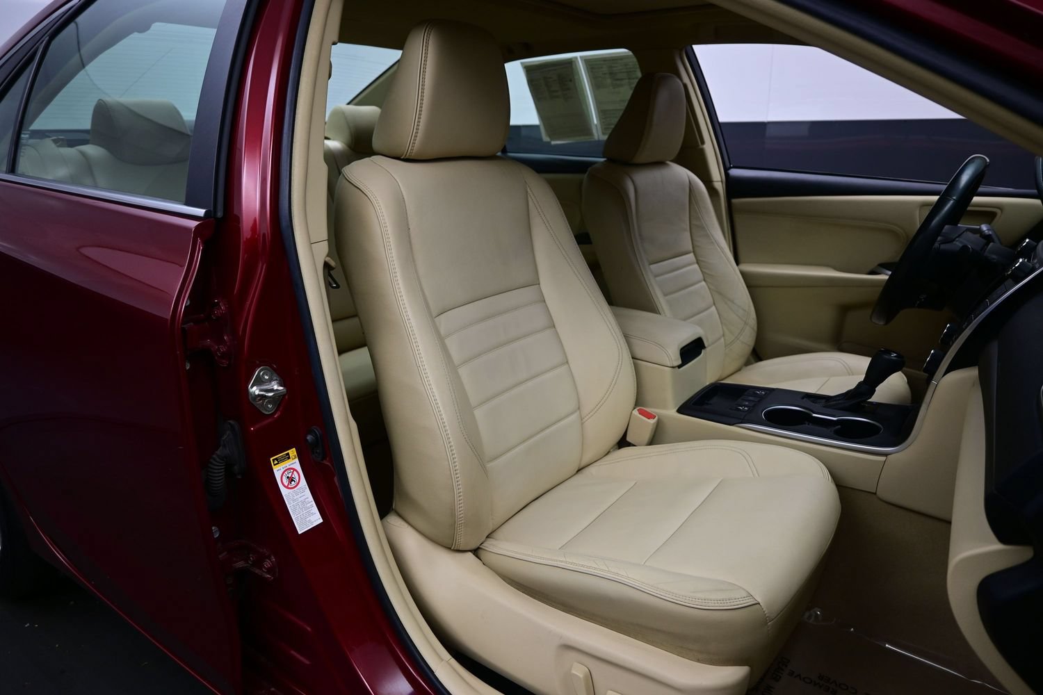Used 2017 Toyota Camry XLE w/ Moonroof Package FWD image 14