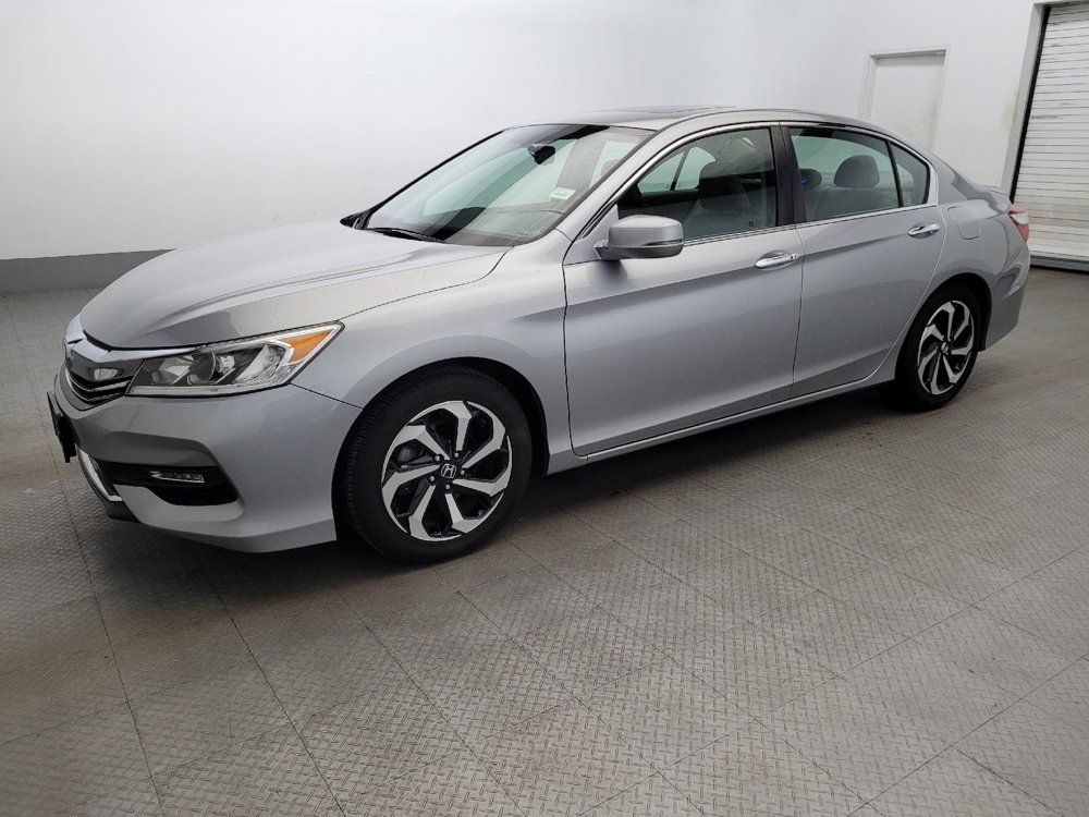 Used 2017 Honda Accord EX-L image 2