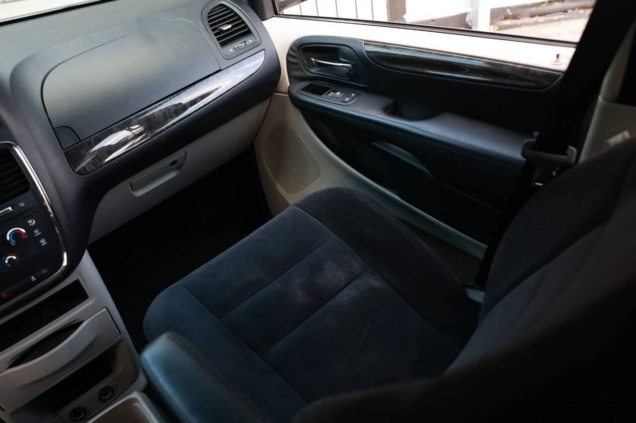 Used 2014 Dodge Grand Caravan SE w/ Quick Order Package 29E SE FWD image 38