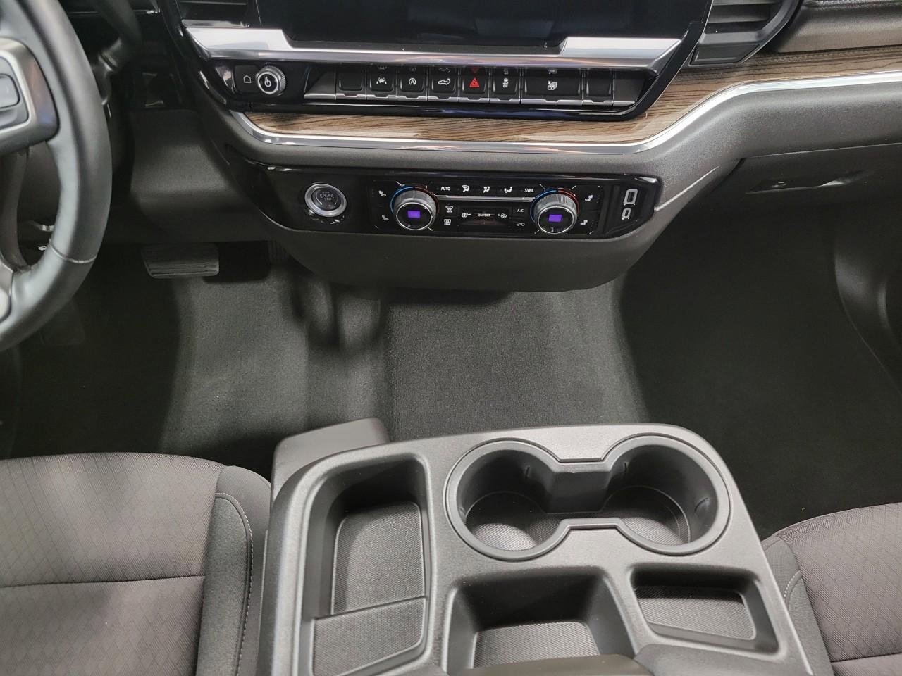 Used 2024 Chevrolet Silverado 1500 LT AWD/4WD image 16