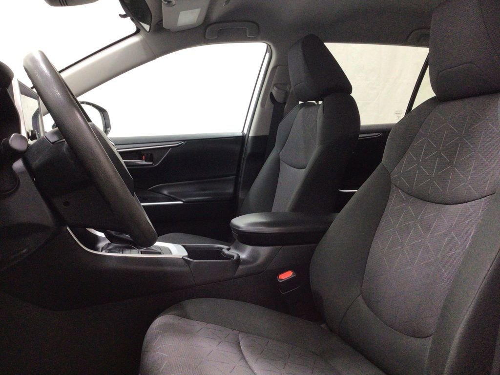 Used 2023 Toyota RAV4 XLE AWD/4WD image 9
