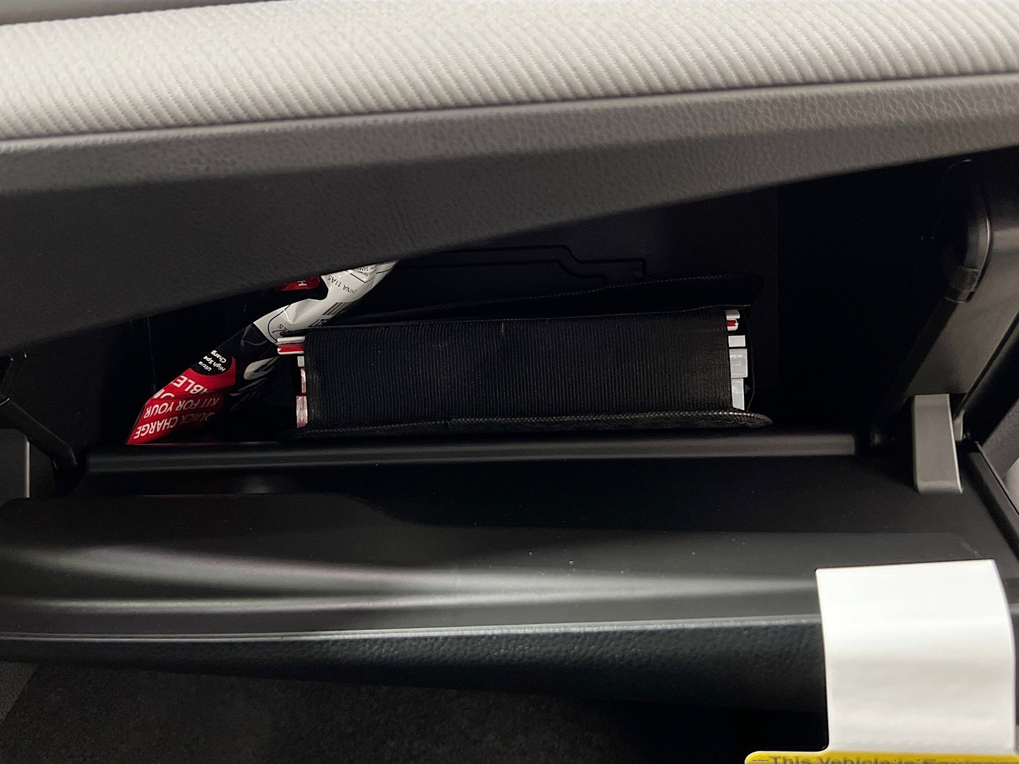 Used 2025 Toyota Camry SE w/ Convenience Package image 35