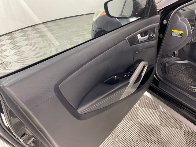 Used 2013 Hyundai Veloster Turbo FWD image 17