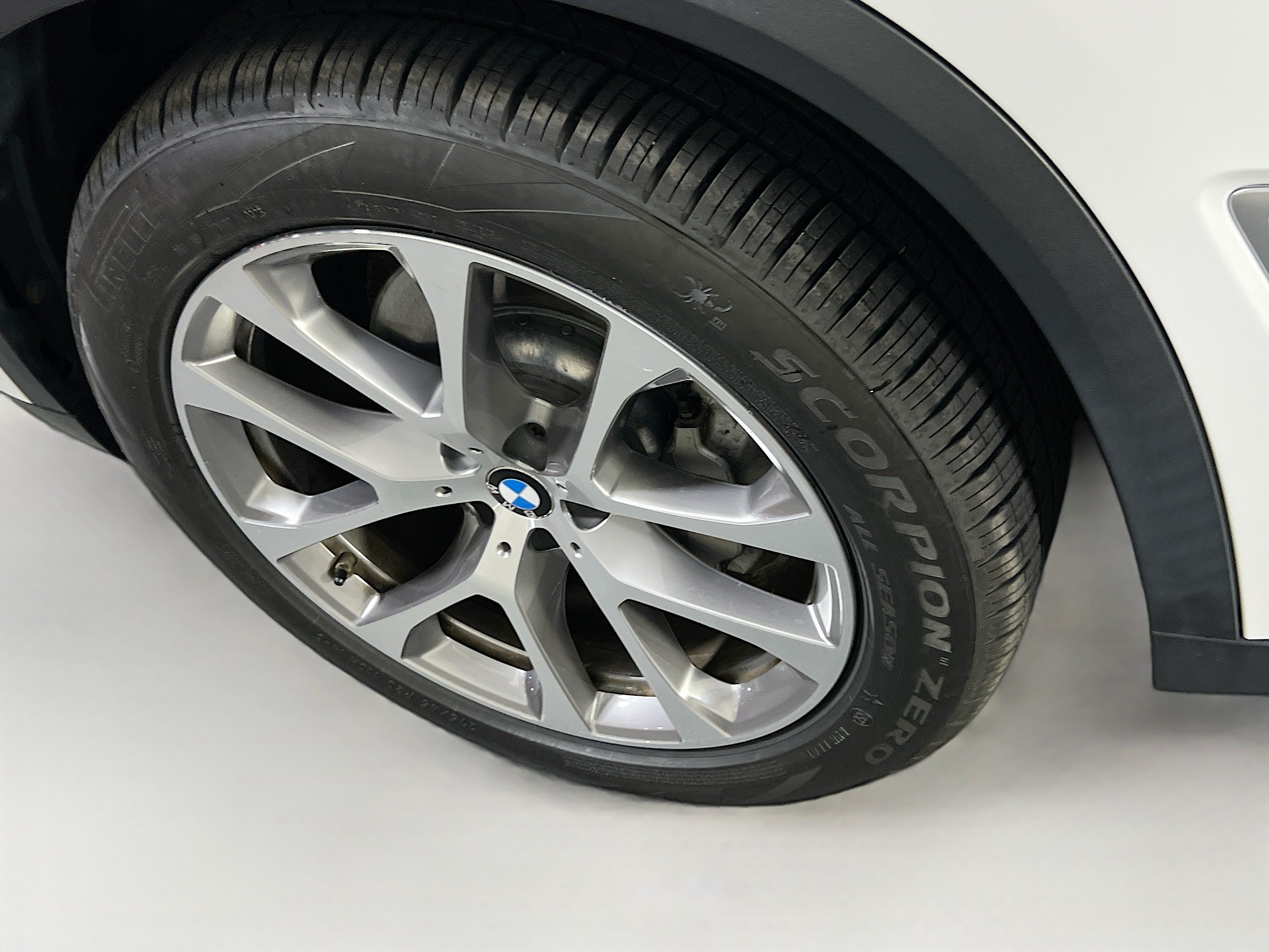 Used 2019 BMW X5 xDrive40i w/ Premium Package 2 AWD/4WD image 32