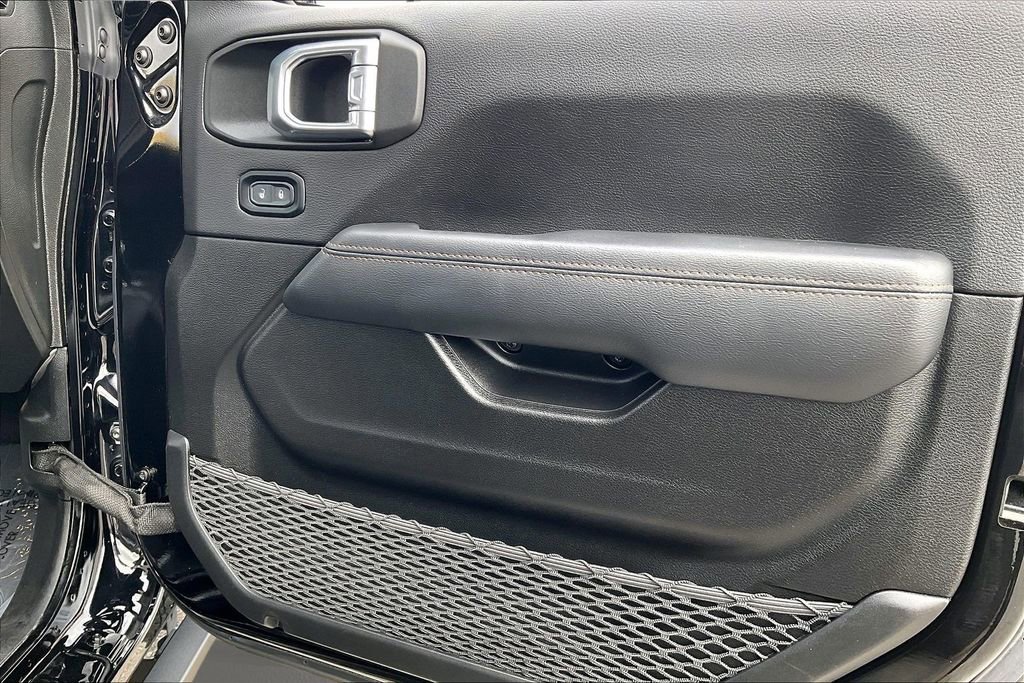 Used 2023 Jeep Wrangler Unlimited Rubicon 392 image 21