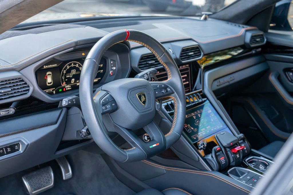 Used 2024 Lamborghini Urus S image 9