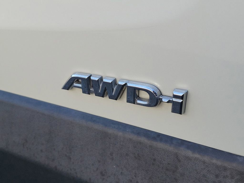 Used 2016 Toyota RAV4 Limited w/ Advanced Technology Package image 9