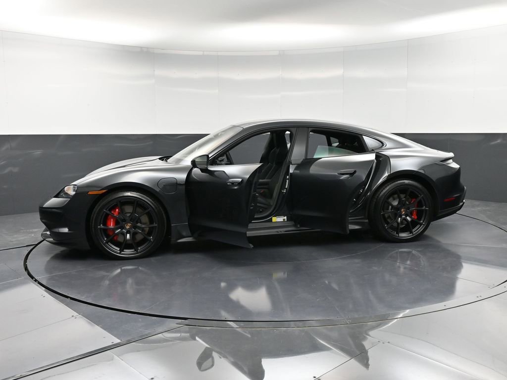 New 2026 Porsche Taycan GTS image 39