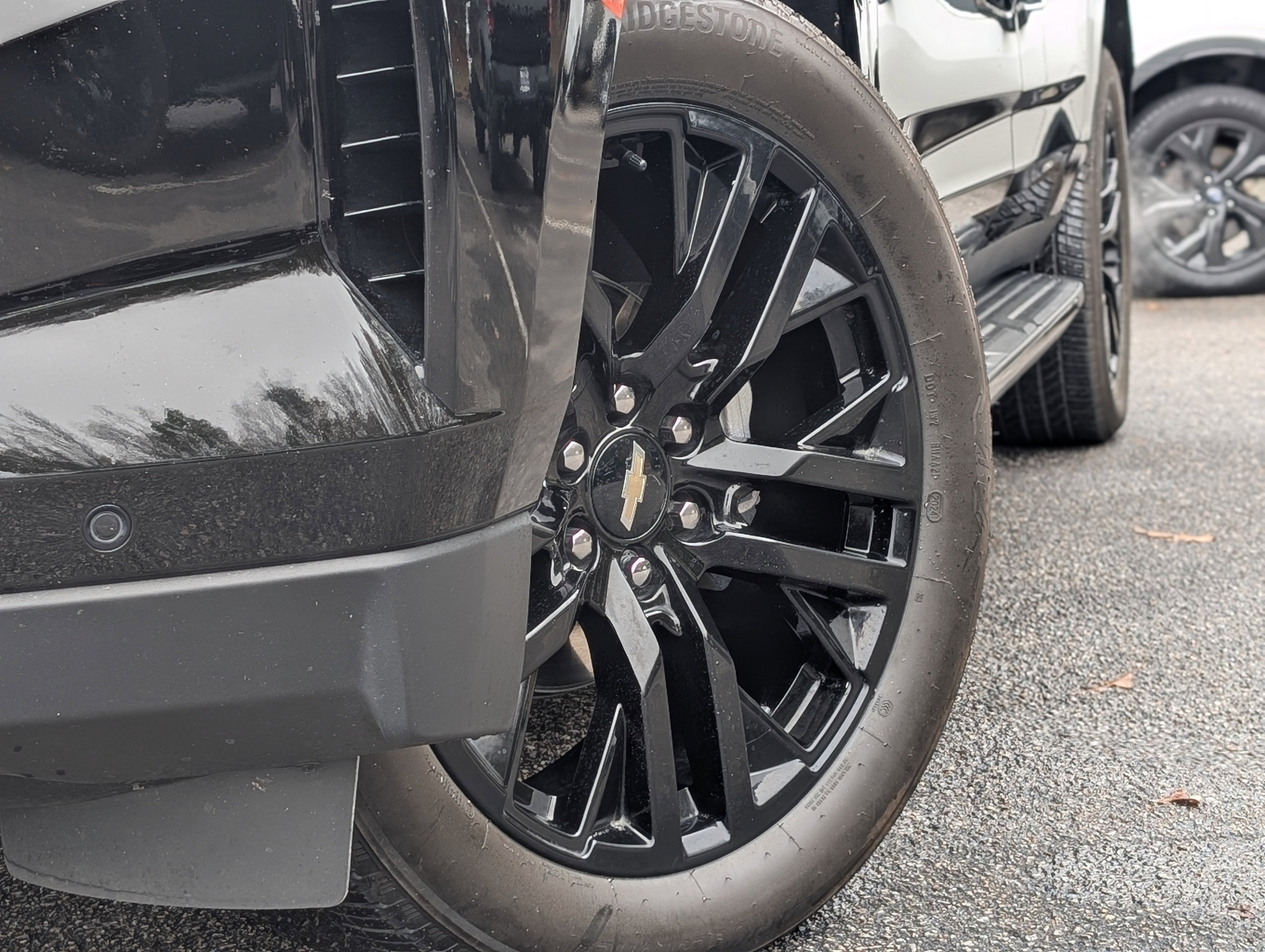 Used 2024 Chevrolet Suburban RST w/ Sport Performance Package image 39