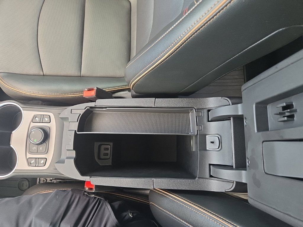 Used 2024 GMC Terrain AT4 AWD/4WD image 28