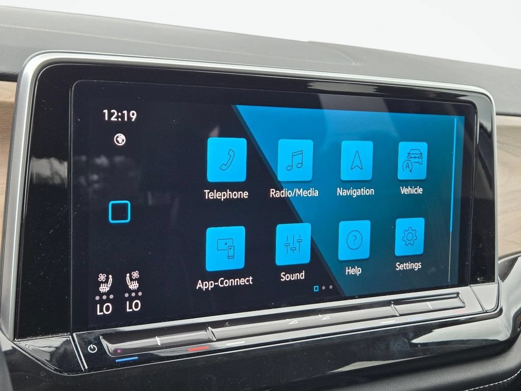 Used 2025 Volkswagen Atlas SE FWD image 25