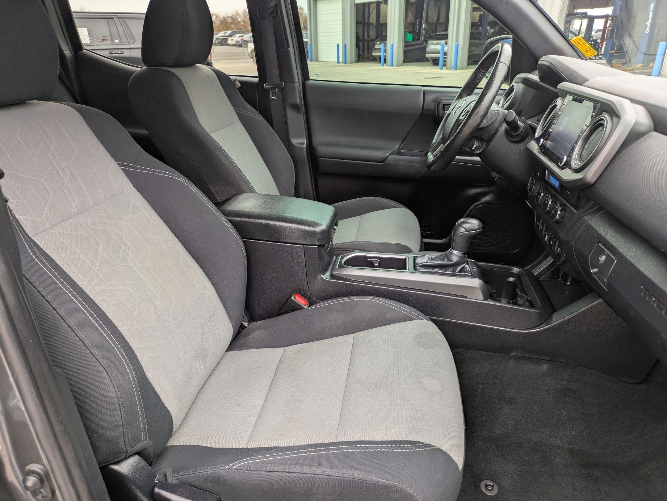 Used 2021 Toyota Tacoma TRD Off-Road image 26