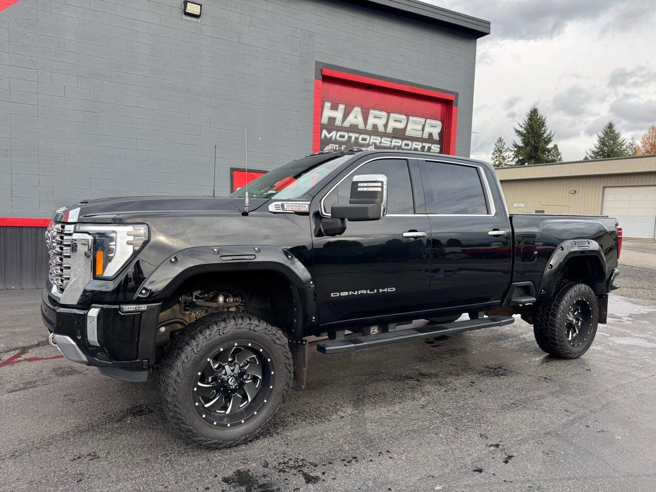 Used 2024 GMC Sierra 3500 Denali w/ Technology Package image 13