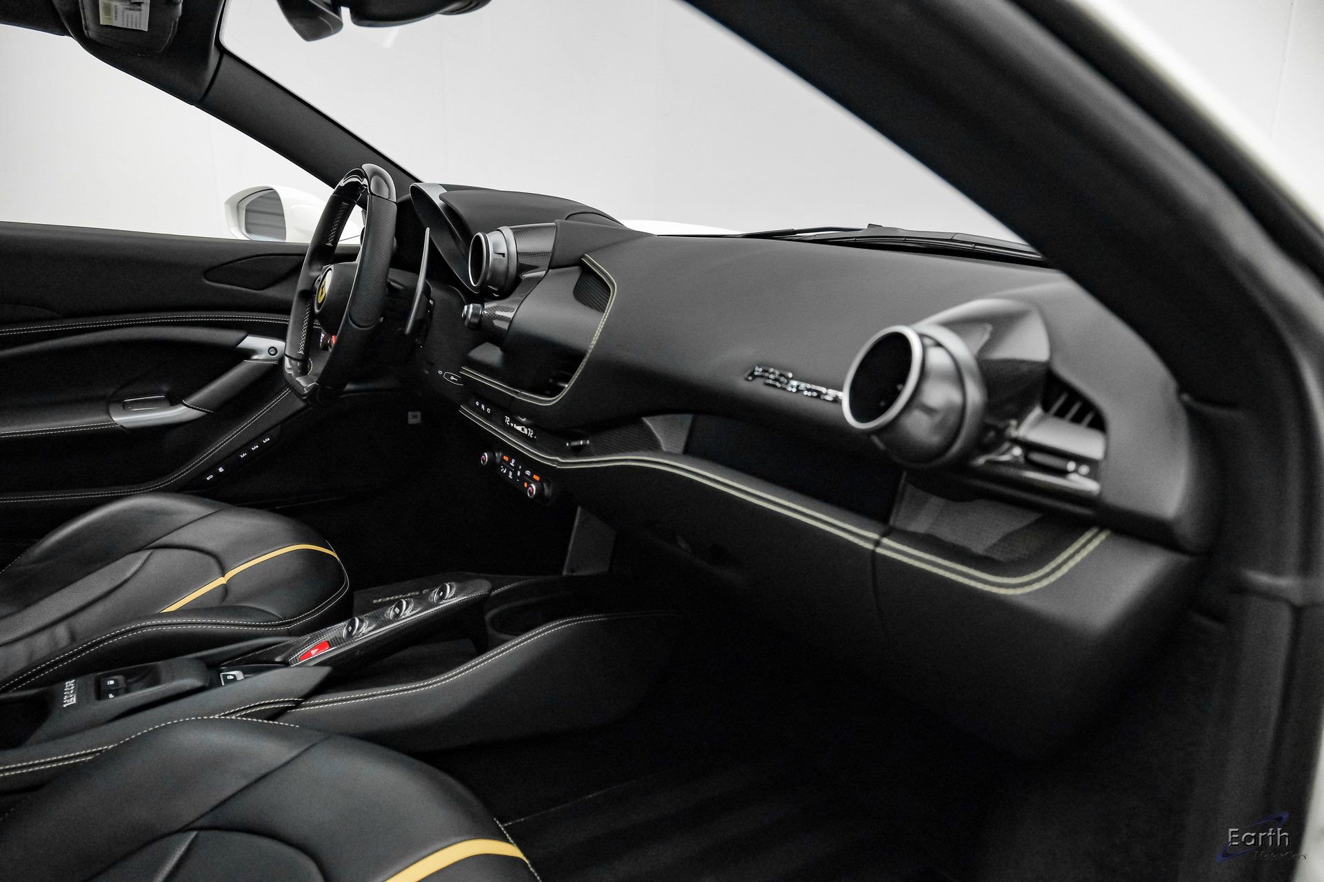 Used 2022 Ferrari F8 Tributo image 78