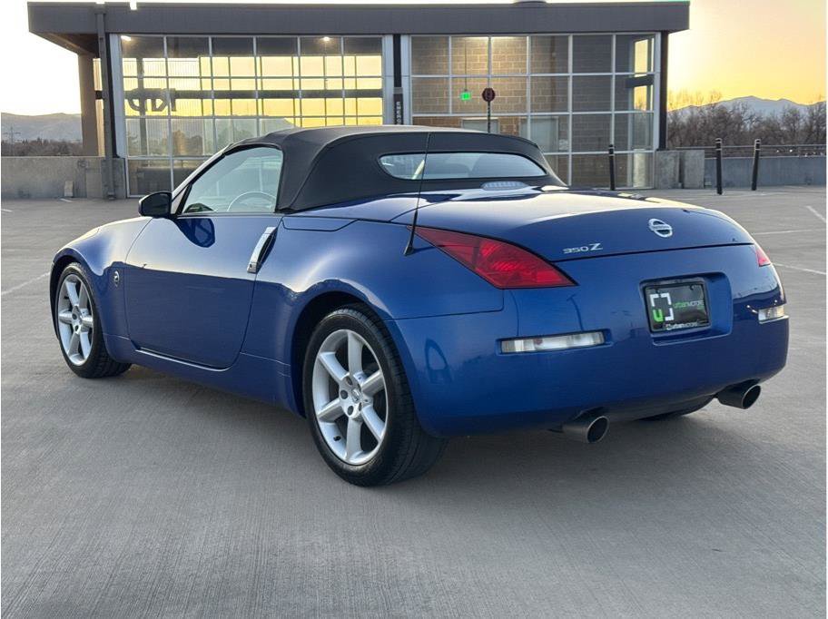 Used 2004 Nissan 350Z Enthusiast w/ Side Airbags Pkg image 6