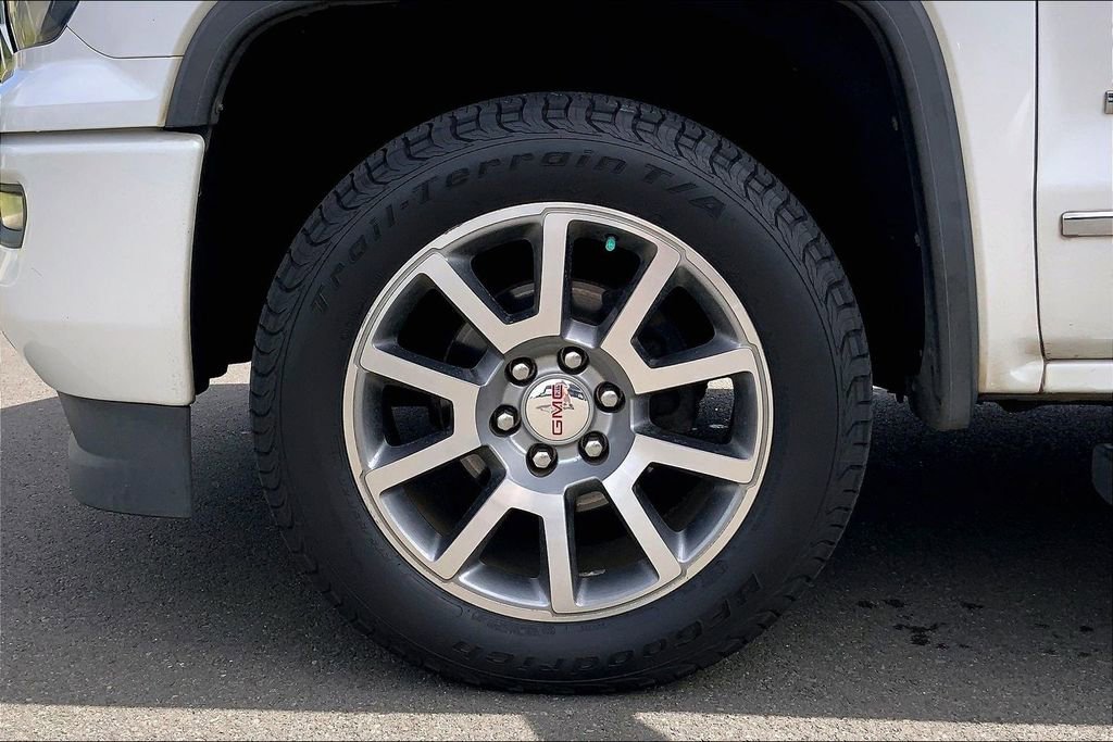 Used 2016 GMC Sierra 1500 Denali w/ Enhanced Driver Alert Package AWD/4WD image 8