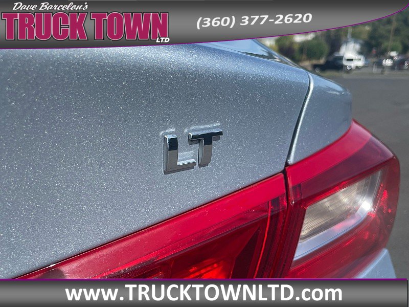 Used 2017 Chevrolet Malibu LT w/ Leather Package FWD image 37
