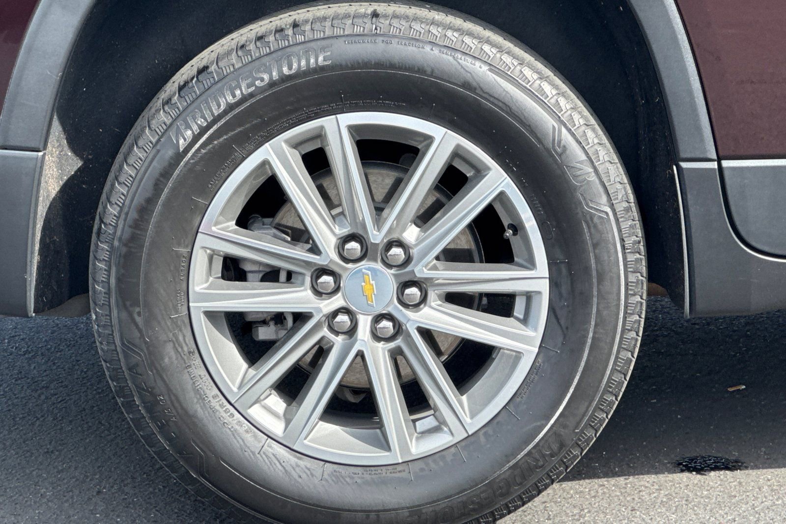 Used 2023 Chevrolet Traverse LT image 41