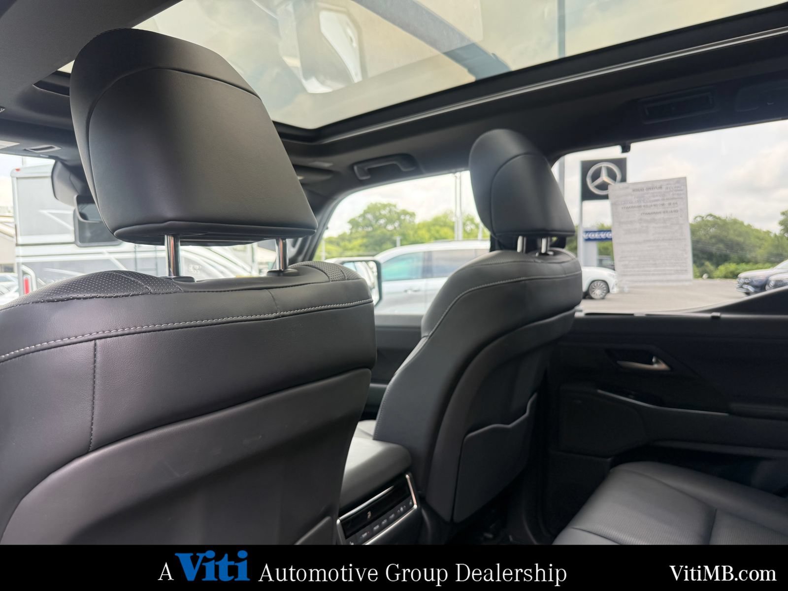 Used 2024 Lexus GX 550 w/ Accessory Package (2T) AWD/4WD image 21
