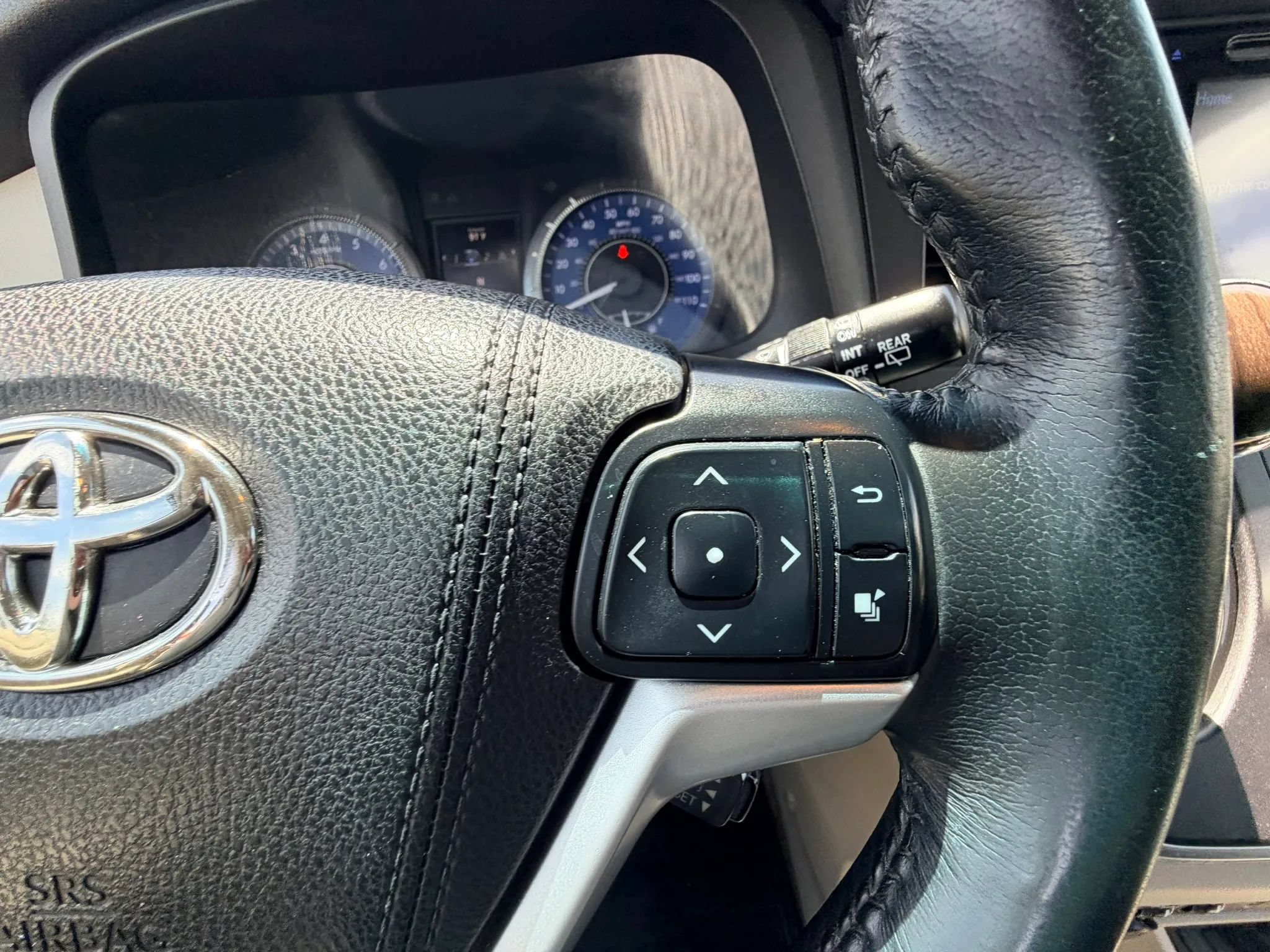 Used 2015 Toyota Sienna XLE w/ Entertainment Package FWD image 15