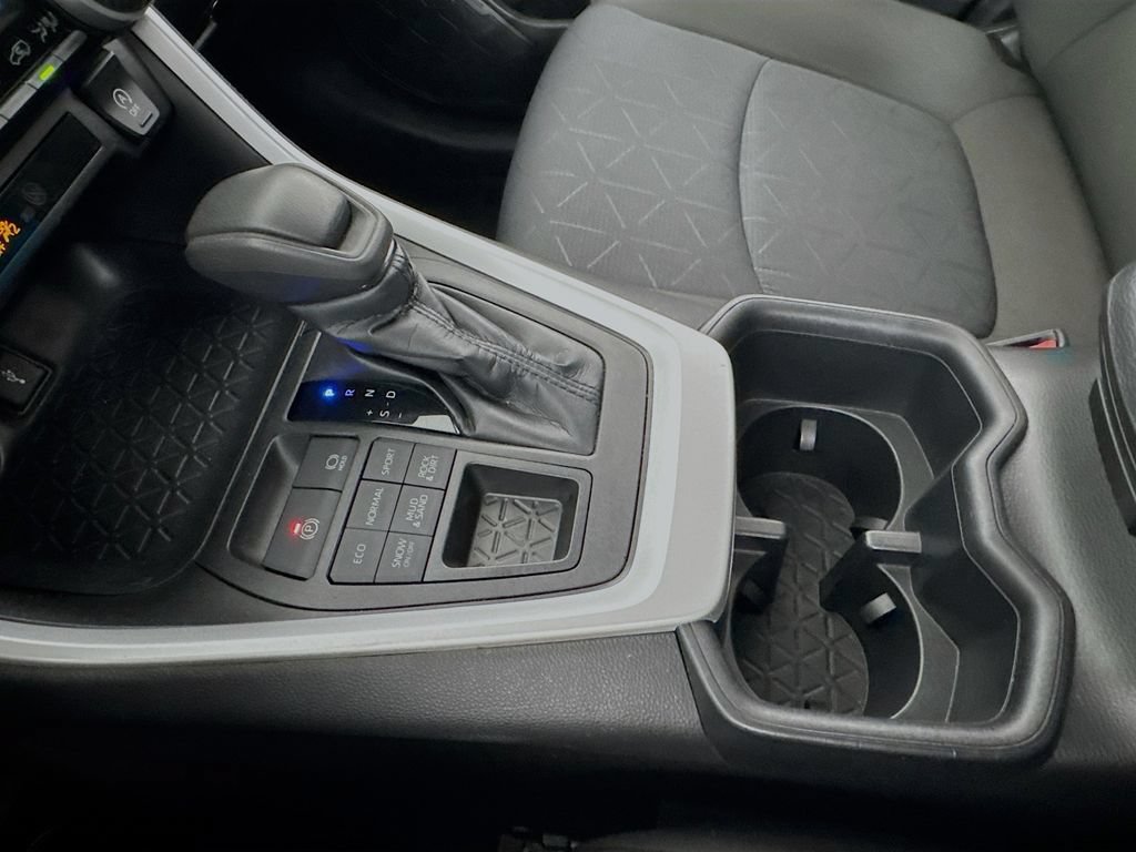 Used 2022 Toyota RAV4 XLE AWD/4WD image 13