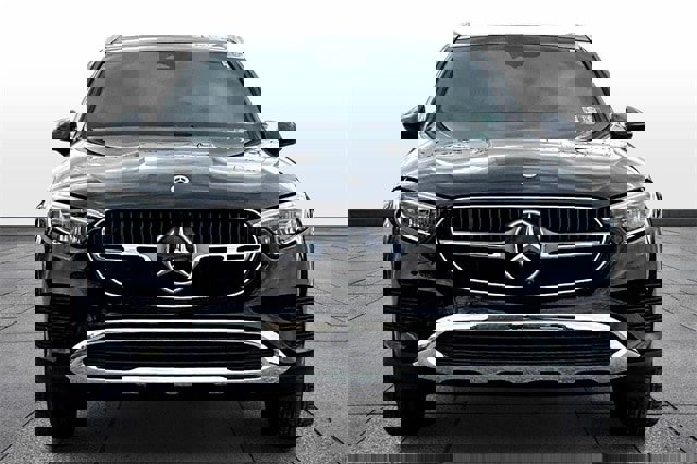 Certified 2025 Mercedes-Benz GLC 300 4MATIC image 2