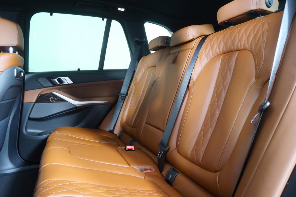 Used 2026 BMW X5 xDrive40i w/ M Sport Package image 16