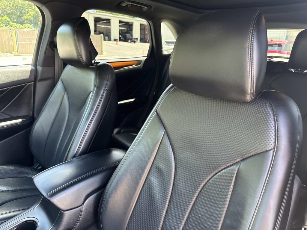Used 2019 Lincoln MKC Reserve FWD image 21