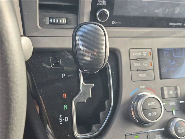 Used 2018 Toyota Sienna SE w/ SE Preferred Package FWD image 12
