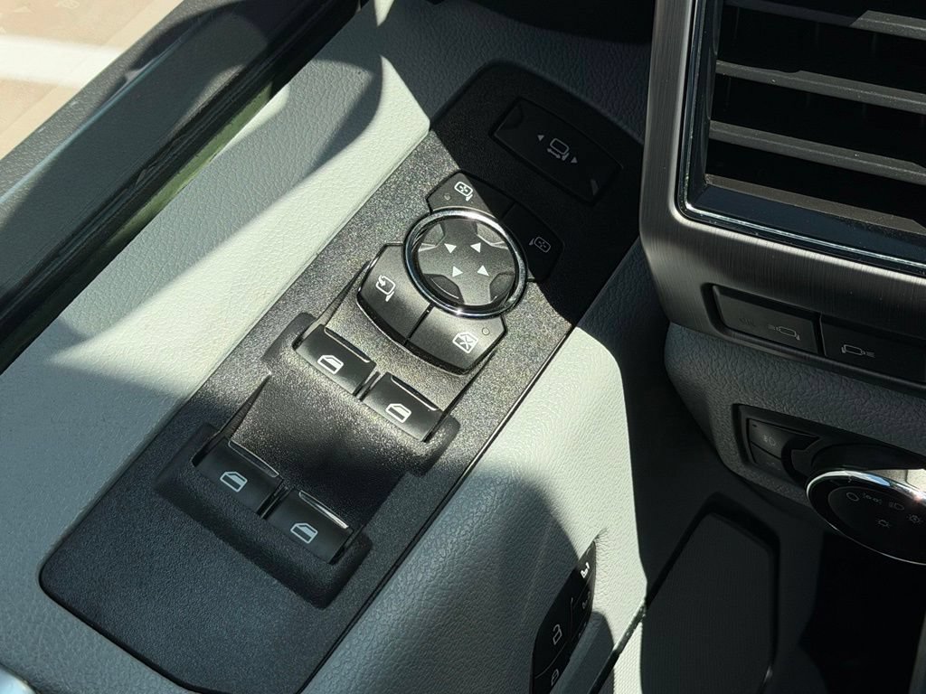 Used 2022 Ford F250 Limited AWD/4WD image 23